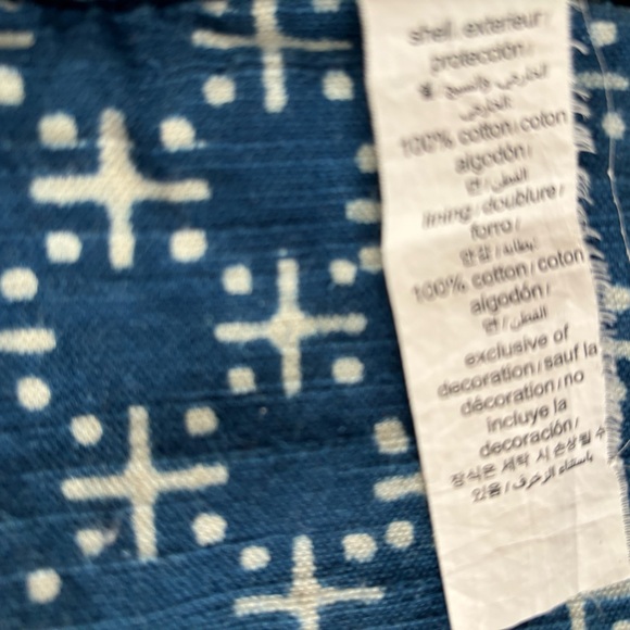 Pottery Barn indigo blue 22x22” pillow cover - Picture 3 of 3